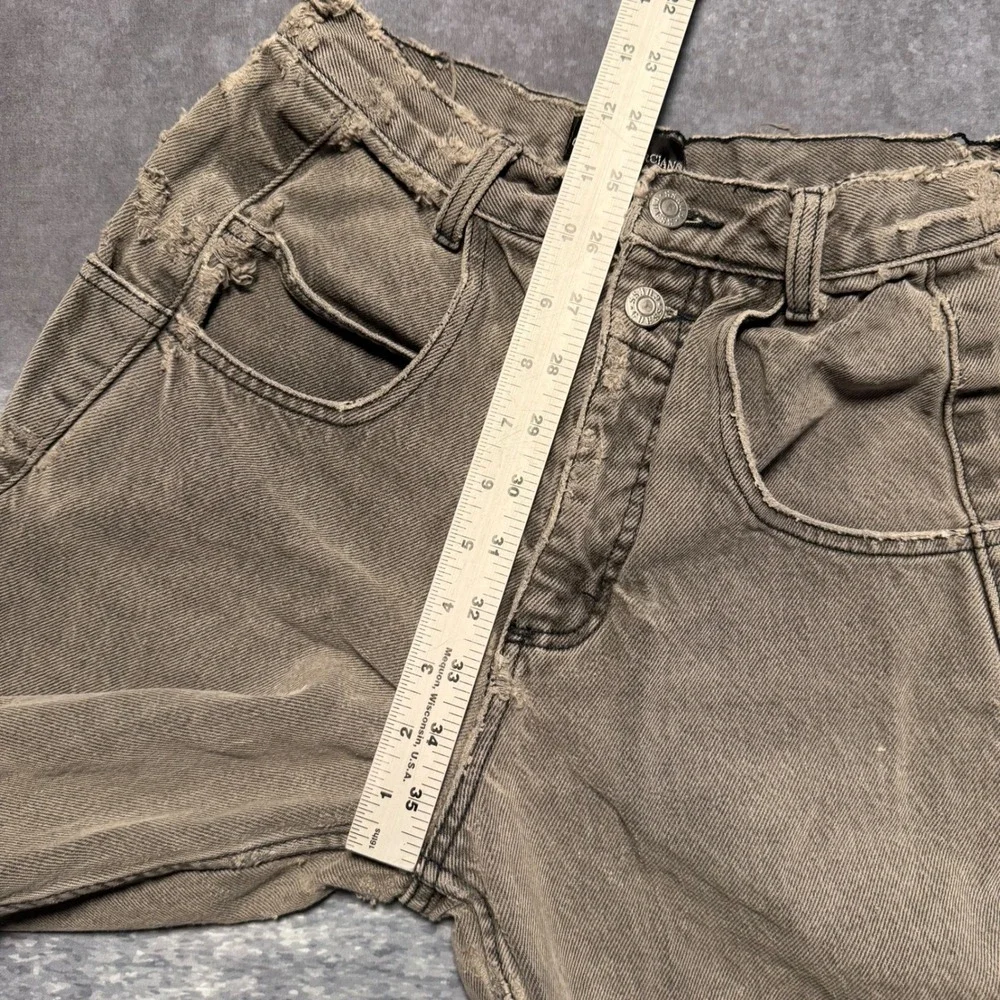 Vtg GUESS Gray Wash‎ Denim Mom Jeans Distressed Frayed Cropped Size 30 x 28